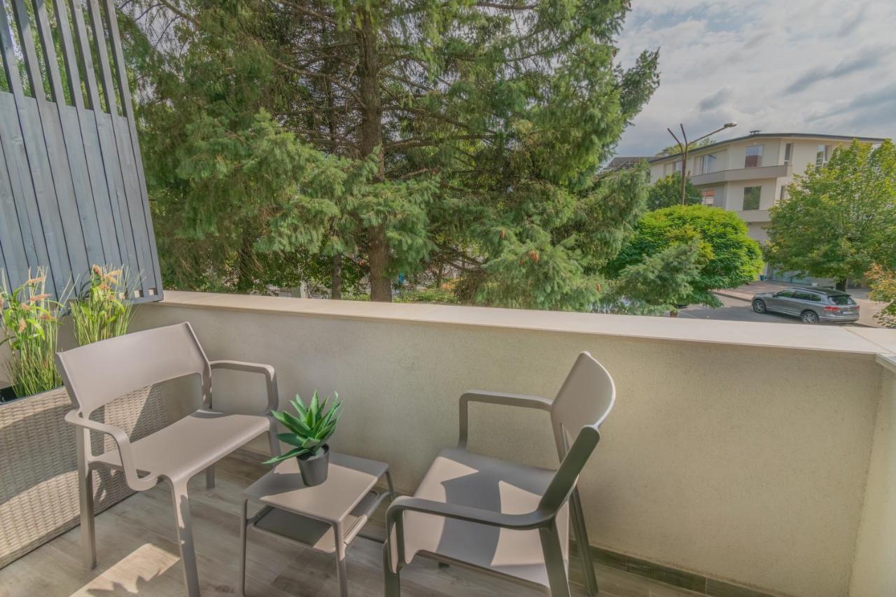 Hotel Osetia Garden 莫姆奇尔格勒 外观 照片