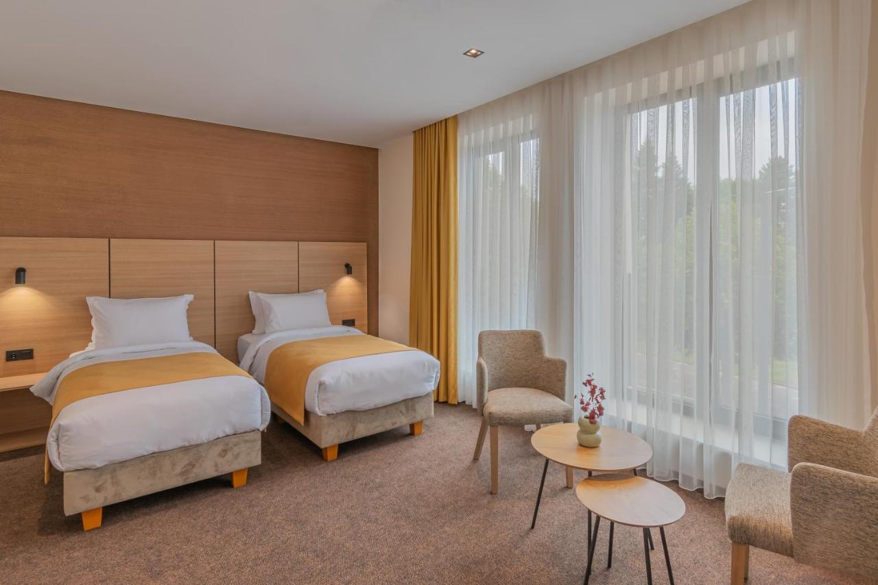 Hotel Osetia Garden 莫姆奇尔格勒 外观 照片