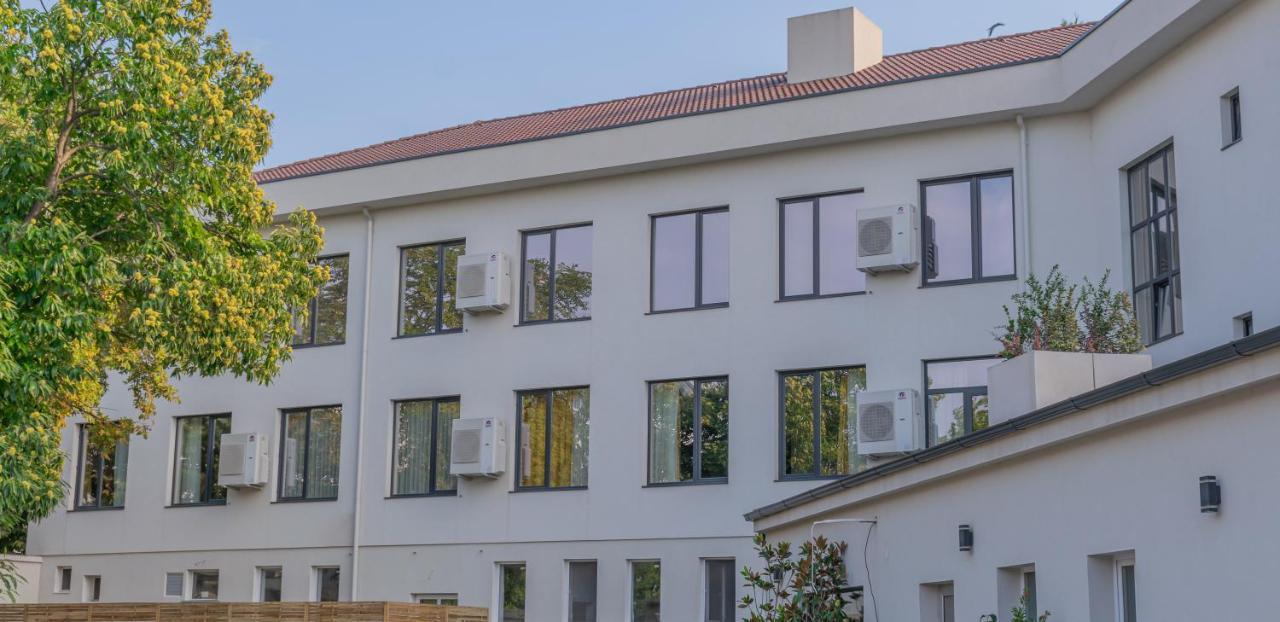 Hotel Osetia Garden 莫姆奇尔格勒 外观 照片