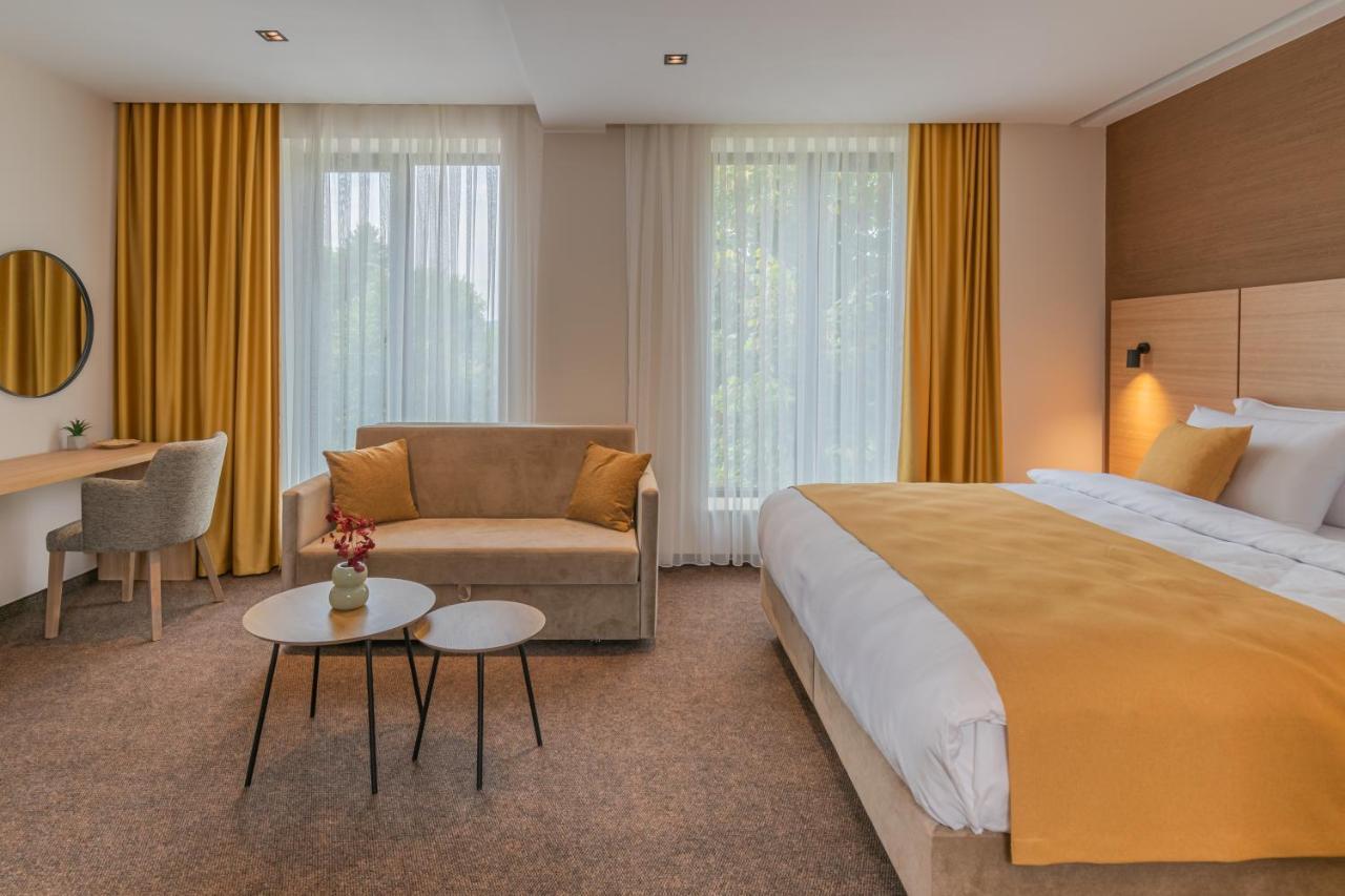Hotel Osetia Garden 莫姆奇尔格勒 外观 照片