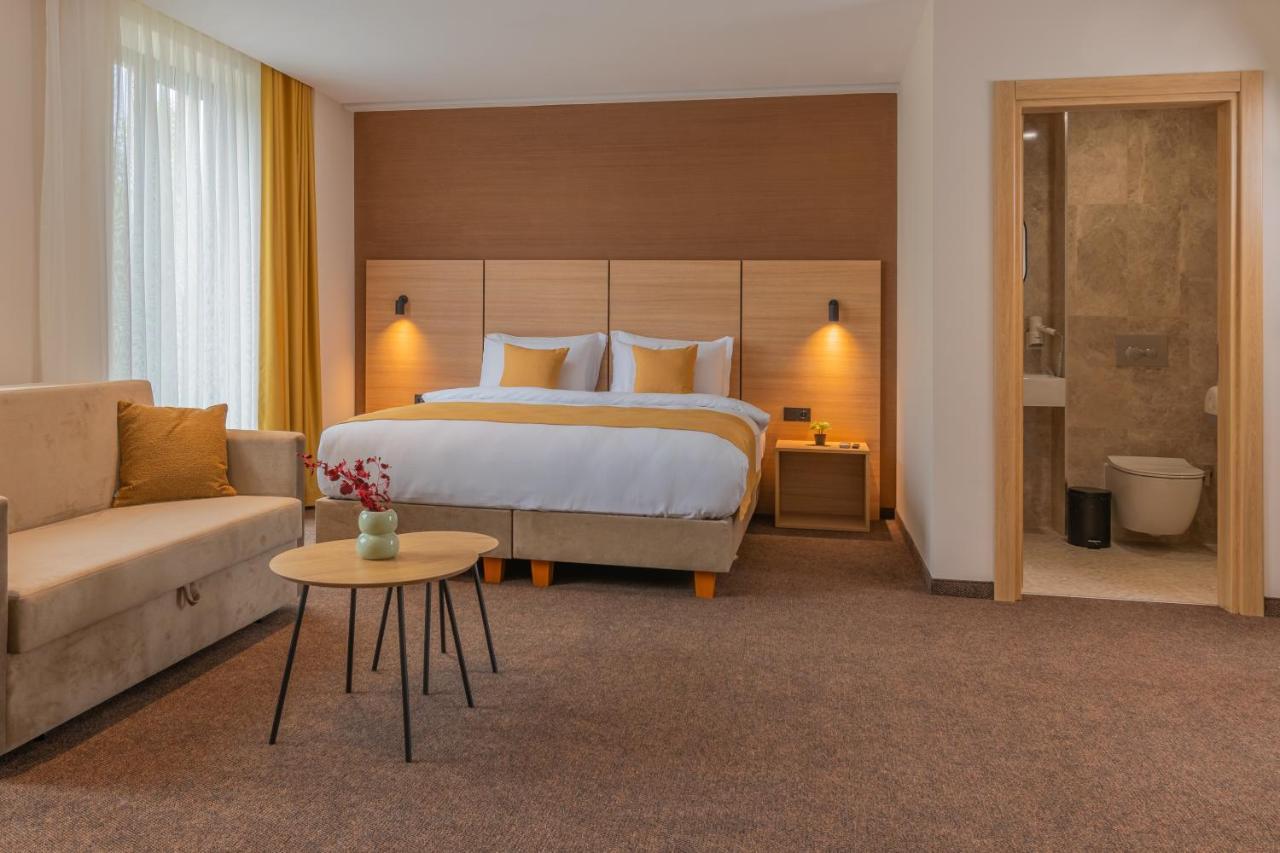 Hotel Osetia Garden 莫姆奇尔格勒 外观 照片