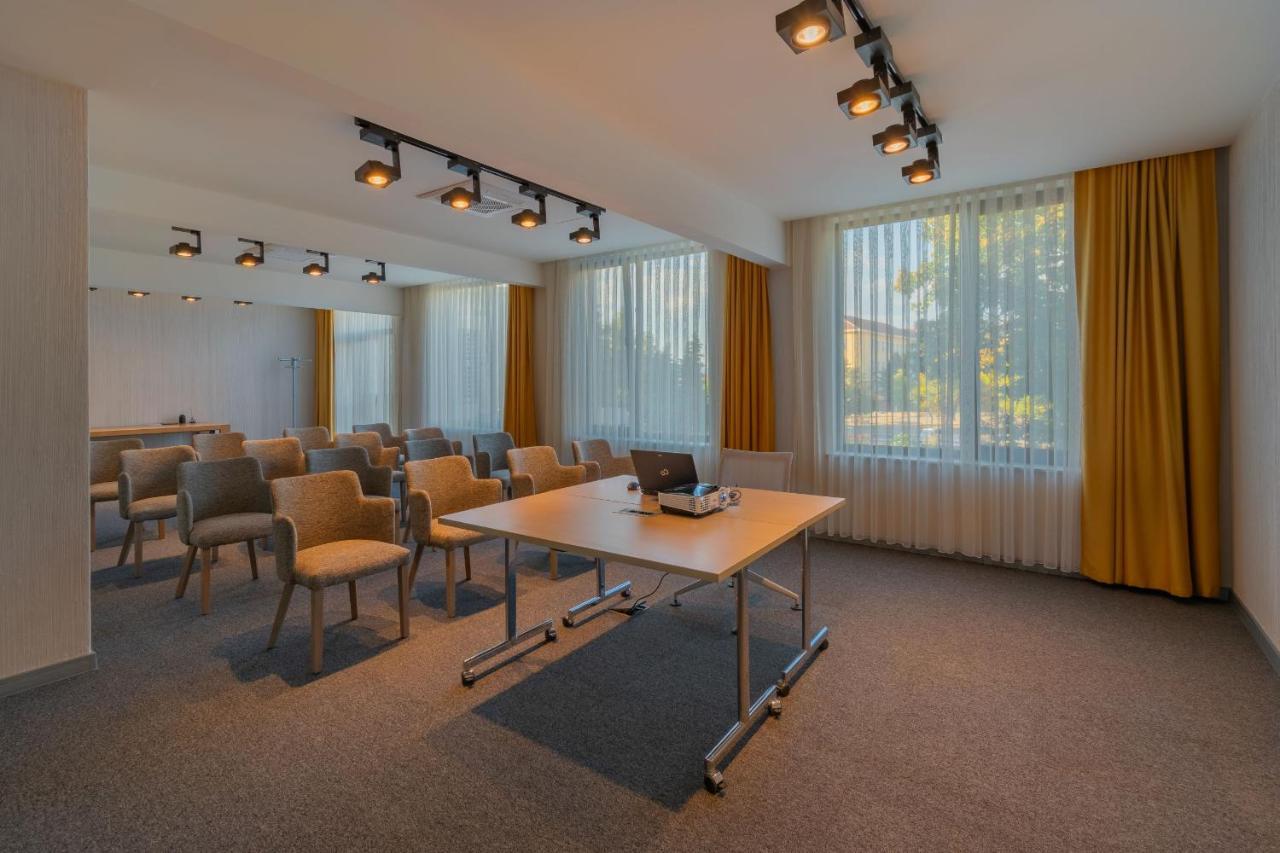 Hotel Osetia Garden 莫姆奇尔格勒 外观 照片
