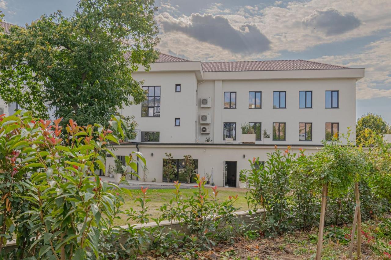 Hotel Osetia Garden 莫姆奇尔格勒 外观 照片